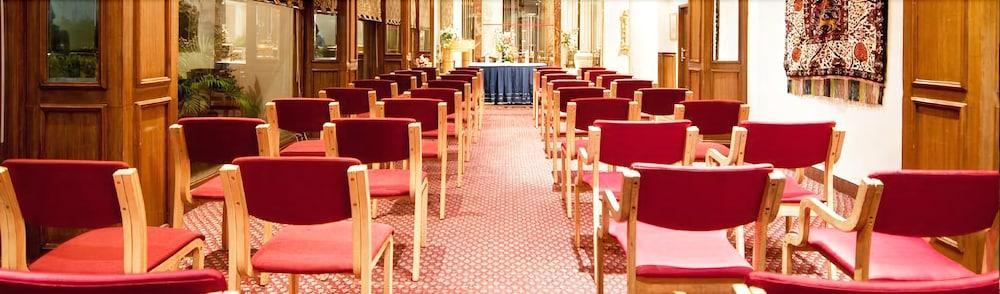 Regent Hotel Andheri Мумбаи Экстерьер фото