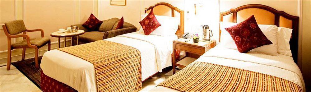 Regent Hotel Andheri Мумбаи Экстерьер фото